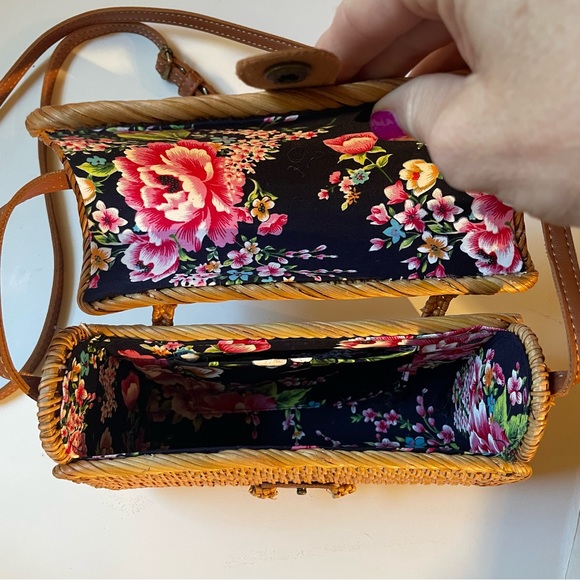 Hand Crafted Ratton Bag - Picture 5 of 5